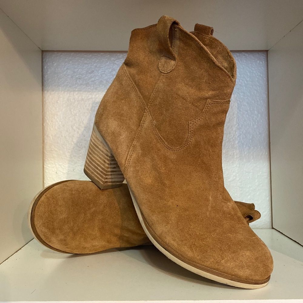 Coconuts by Matisse Tan Suede Western Ankle Booties 7.5 Boho Cowgirl Festival